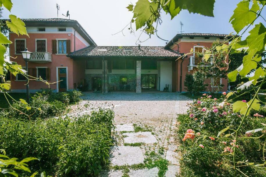 In Viridi Bed and Breakfast Cuneo Buitenkant foto